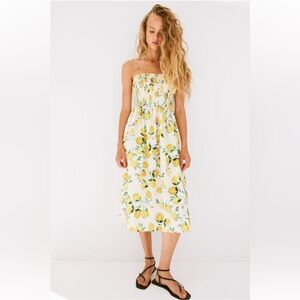 NWT H&M smocked bodice dress size Small yellow and cream lemon print